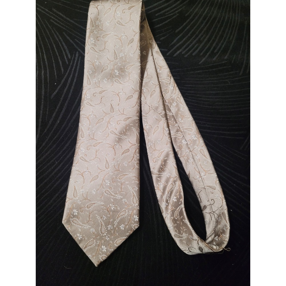 Geoffrey Beene Mens 100% Silk Paisley Chic Vintage Formal‎ Necktie Tan/Gold - Picture 5 of 5